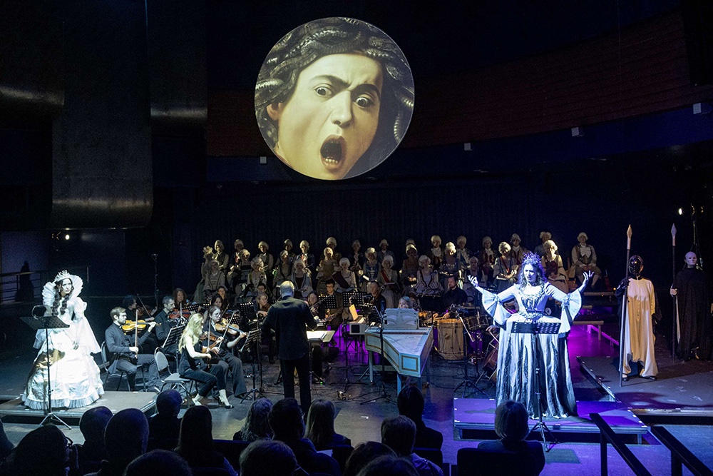 В опере показан разлад между европейскими странами, что был, оказывается, очевиден и 400 лет назад.