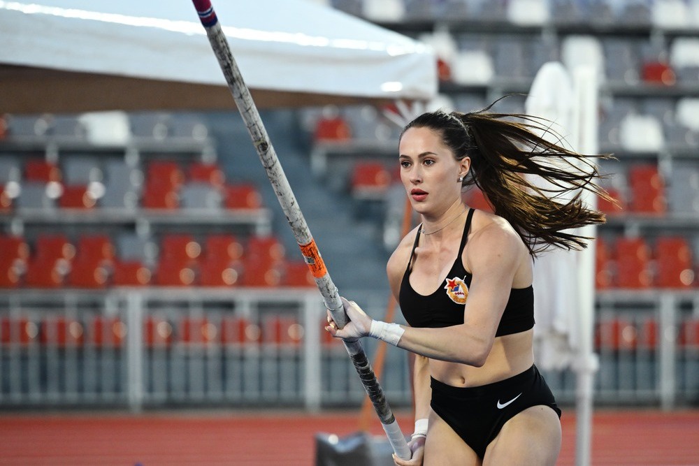 Полина Кнороз готова к конкуренции. На Играх БРИКС-2024 она прыгнула выше, чем чемпионка Европы того же года. 