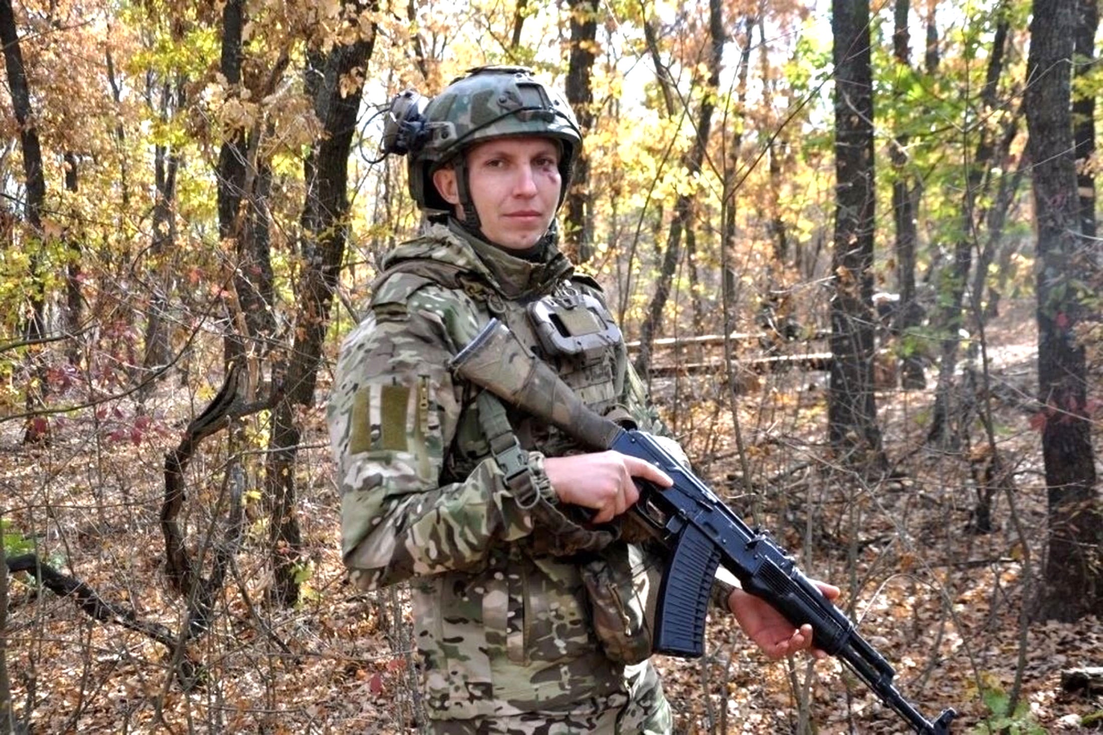 Награда нашла героя - это именно тот случай. Денис - парень скромный и никогда для себя медалей и орденов не просил. Но командиры решили иначе.