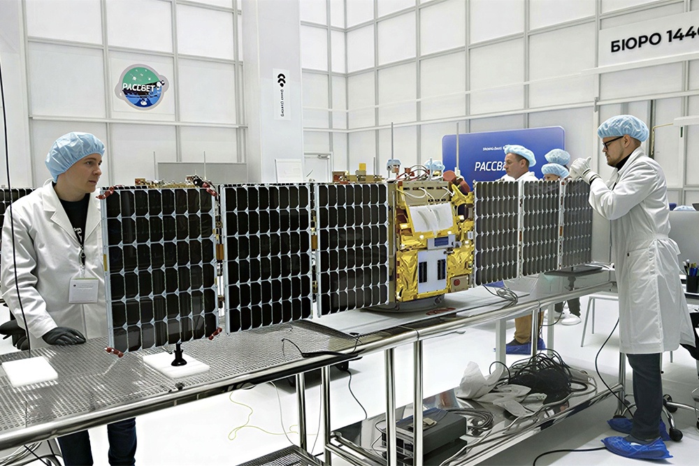 Коммерческий запуск системы намечен на 2027 год, когда на орбите будет 250 аппаратов.