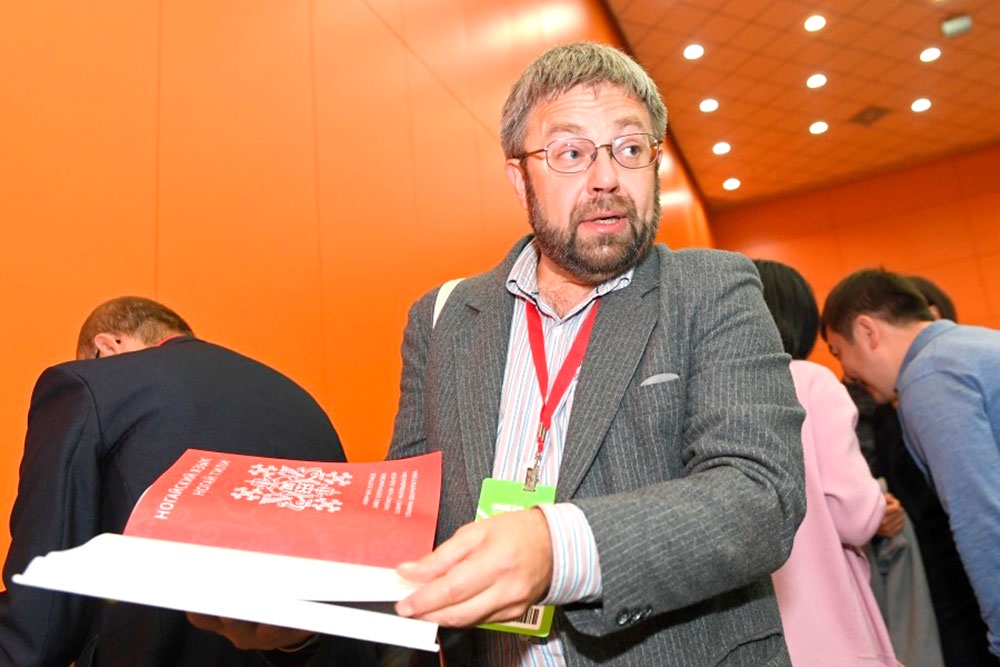 Максим Амелин: Мы все время экспериментируем. Впервые перевели на татарский Осипа Мандельштама.