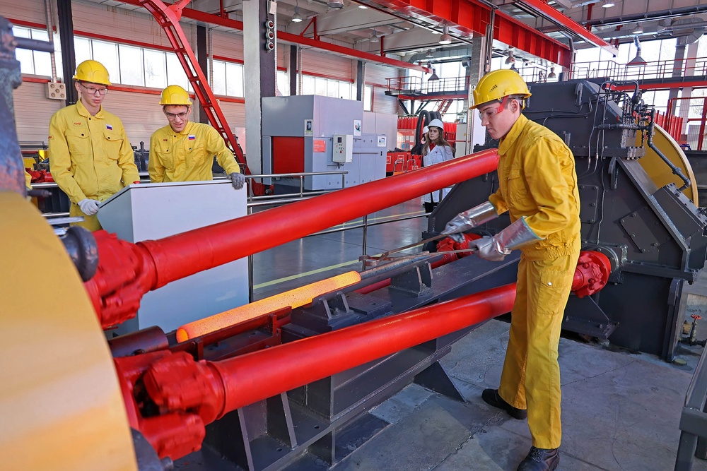 Проект "Профессионалитет" позволяет молодежи быстрее включиться в производственный процесс.