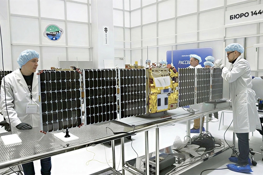 Коммерческий запуск системы намечен на 2027 год, когда на орбите будет 250 аппаратов.