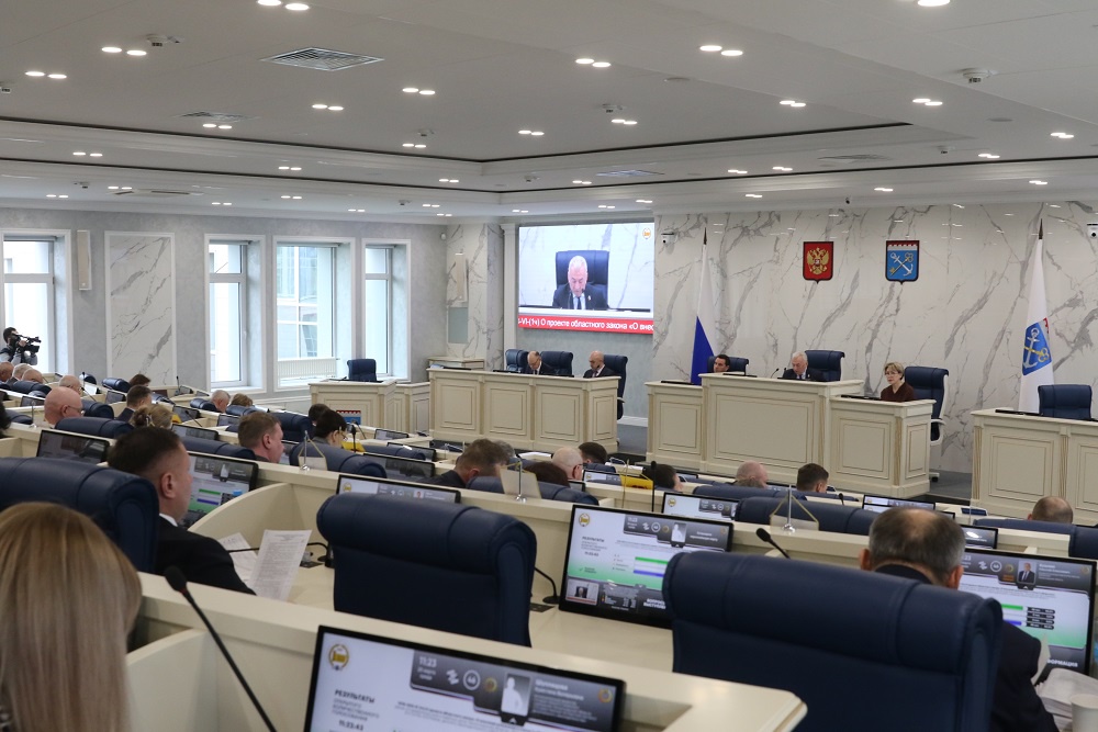 Пленарное заседание Законодательного собрания Ленобласти