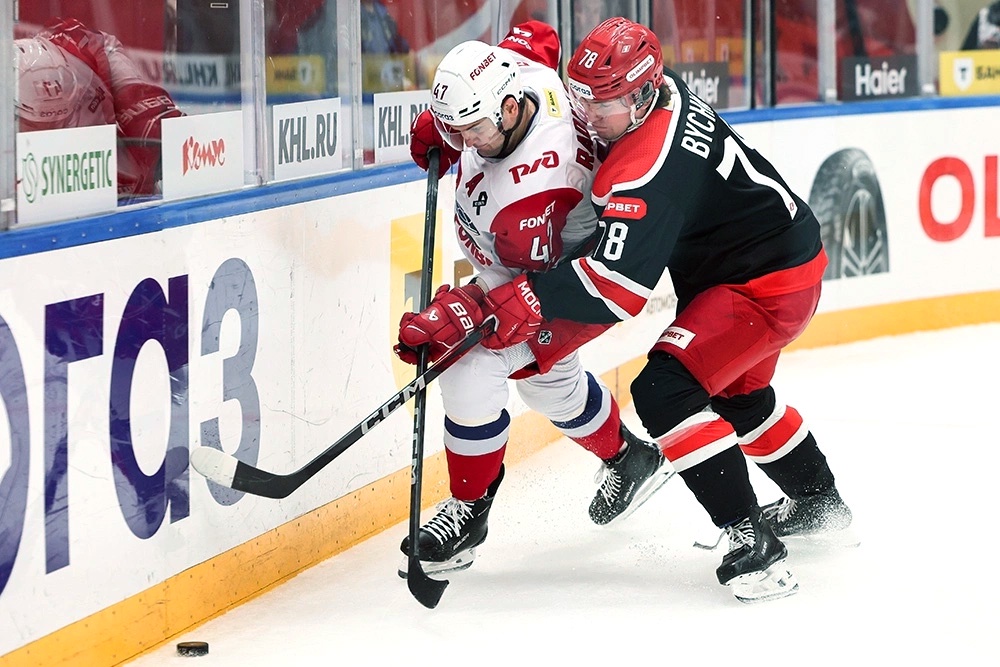 В первом матче серии "Локомотив" - "Спартак" было почти сто силовых приемов.