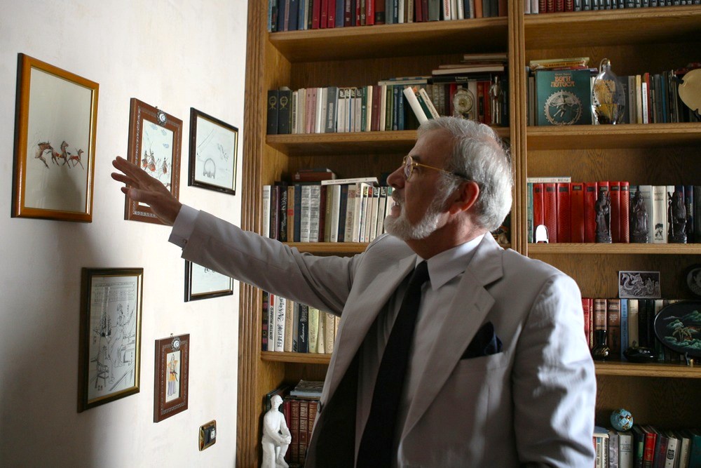 Джалал Саидбегов: Пациентов в Риме я принимаю более 35 лет - они едут ко мне из Японии, США, Франции и других стран. А когда приезжаю в Москву, тоже не отказываю никому, кто обращается за помощью. 