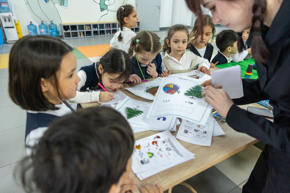 Ученики психолого-педагогических классов еще на школьной скамье тесно сотрудничают с лучшими вузами столицы.