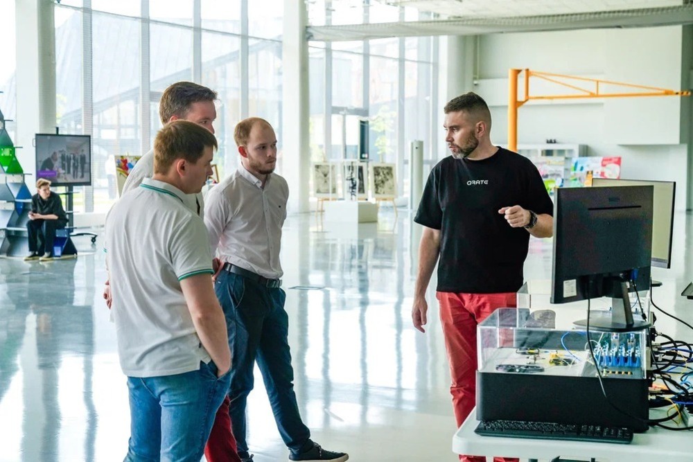 Технические специалисты сегодня одни из самых высокооплачиваемых. 