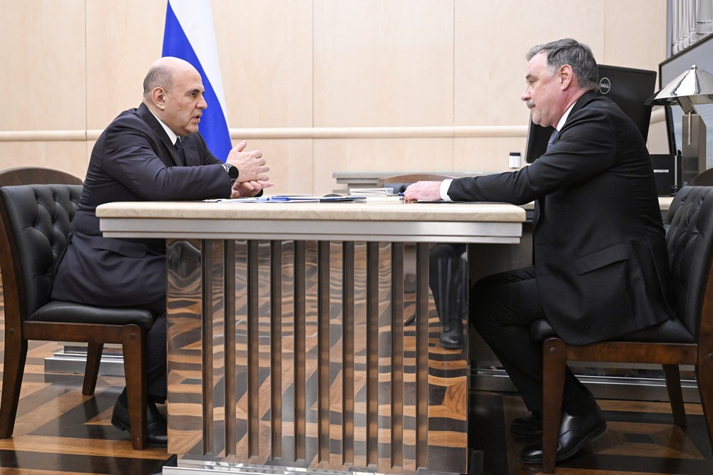 Михаил Иванков отдельно рассказал премьер-министру о защите трудовых прав участников СВО  и членов их семей. 