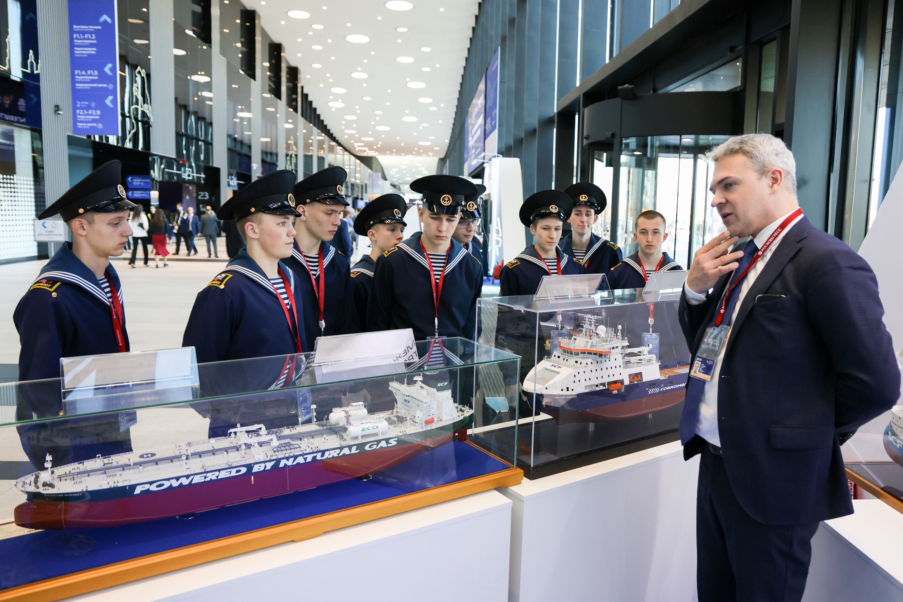 Число атомных российских ледоколов в Арктике к 2030 году достигнет
11 единиц. 