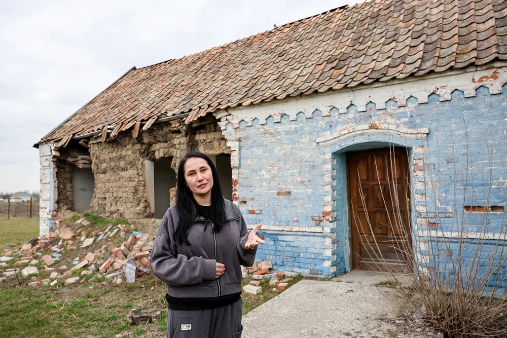 "Дом в 1909 году построил еще дед Федора Михаил. Здесь жила большая семья Конюховых с пятью детьми, но сейчас все дети выросли и разъехались".