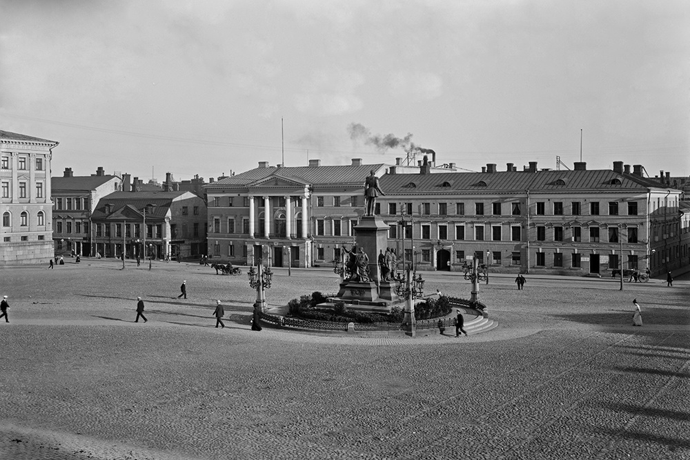 Памятник Александру II в городе Хельсинки