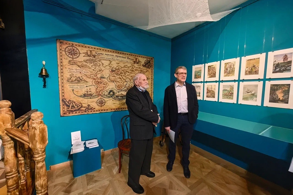 Художник Анатолий Иткин (слева) и директор Литературного музея Дмитрий Бак на вернисаже. Художник Анатолий Иткин (слева) и директор Литературного музея Дмитрий Бак на вернисаже.