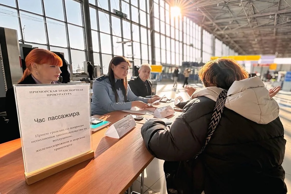 Граждане обращаются к работникам надзорного ведомства как устно, так и с письменными заявлениями, сообщая о недостатках работы транспортного комплекса.