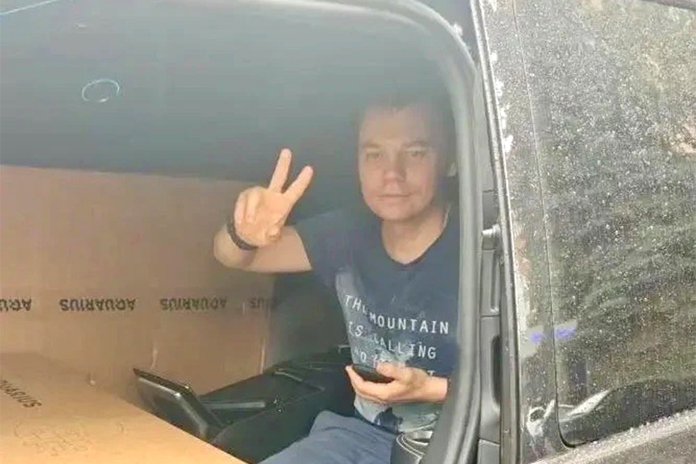 Андрей Заренин и ранее помогал фронту, лично отвозил гуманитарную помощь в подразделения.