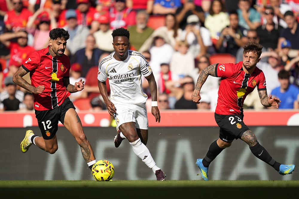 Лидер "Реала" Винисиус и его одноклубники перед матчем с "Баварией" сенсационно проиграли в чемпионате Испании "Мальорке" - 1:2.