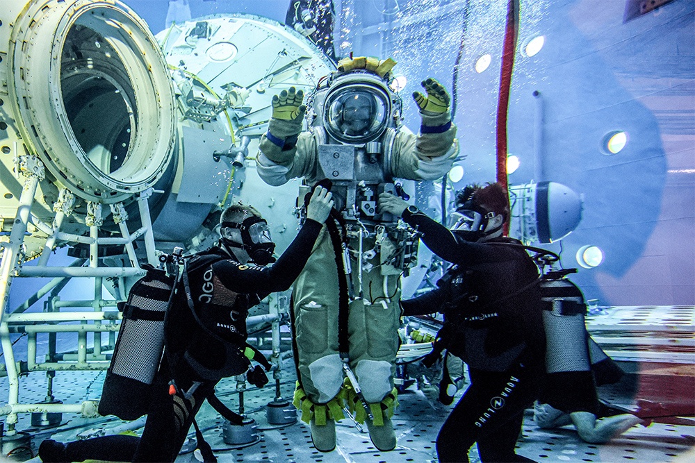 Космонавт - это человек-универсал.