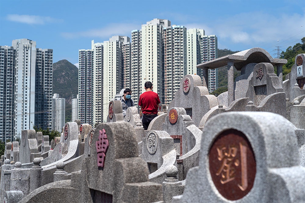 Квартиры в Китае, как оказалось, стоят дешевле, чем места на кладбищах.