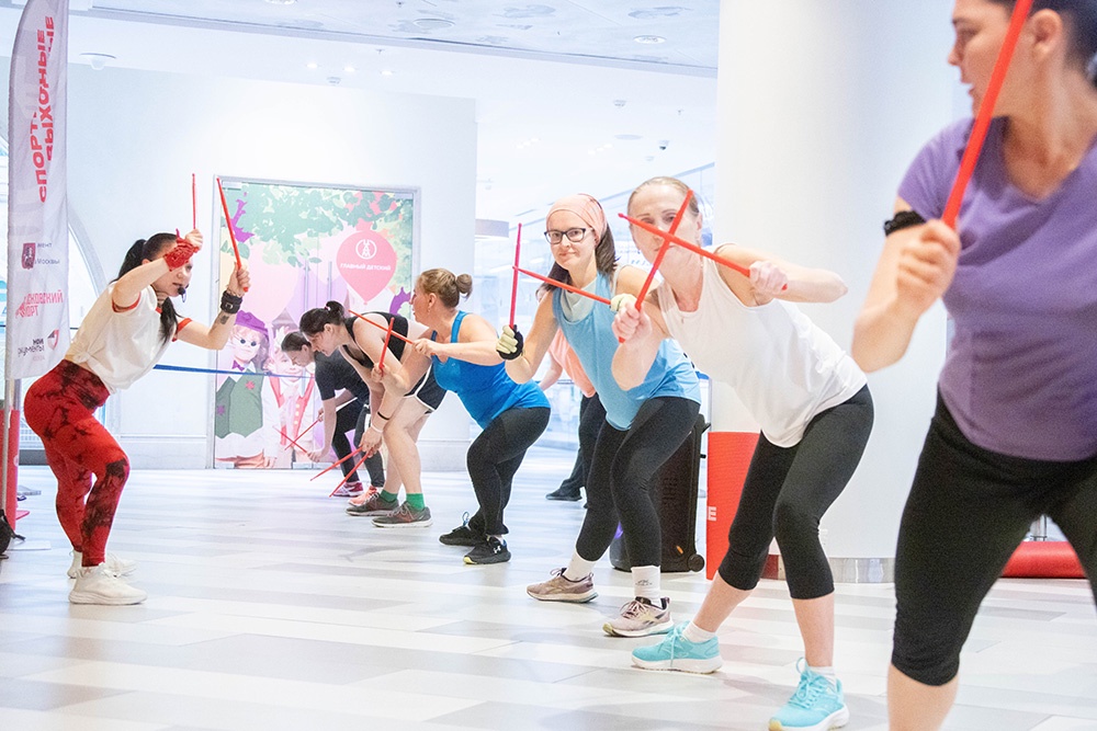 Тренеры "Спортивных выходных" умеют работать и с новичками, и с опытными спортсменками.