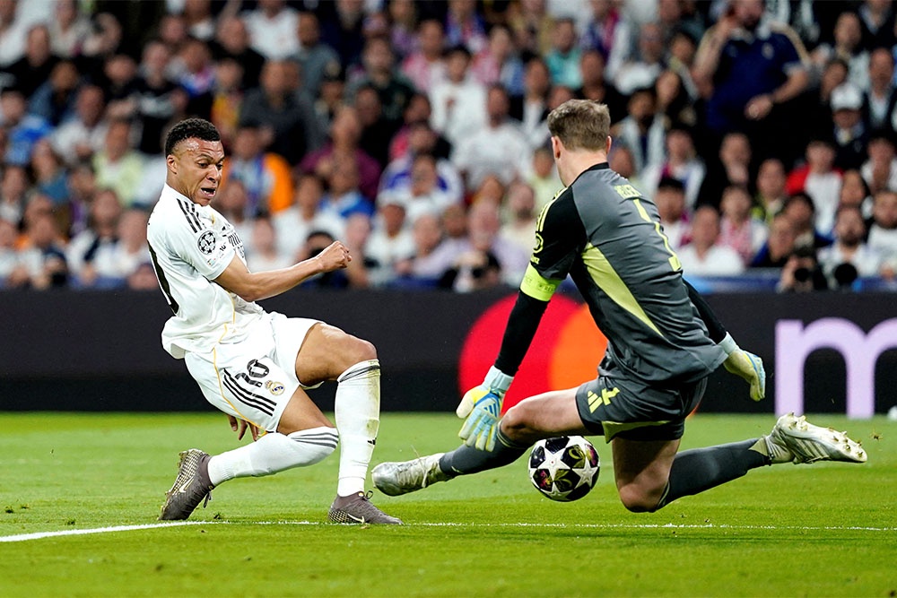 Нойер проявлял чудеса реакции в игре с "Реалом", спасая "Баварию" от неминуемых голов в свои ворота.