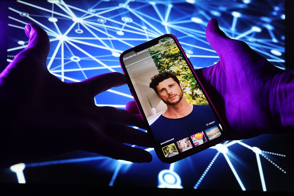 Использование ИИ для афер может стать отягчающим обстоятельством.