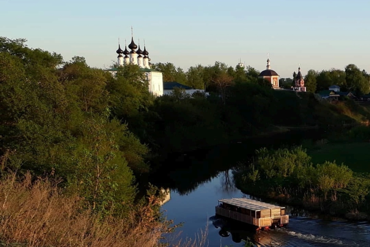 Пока по реке Каменке в Суздале курсируют только маломерные суда.