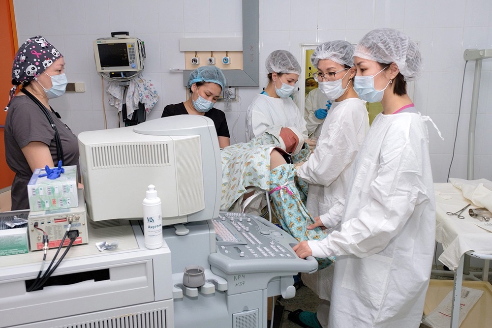 Якутянки едут за тысячи километров в центры, где есть специалисты и оборудование, а значит и возможность родить здорового ребенка.