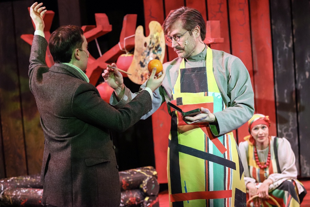 Мир распался на линии и квадраты с картин Малевича. 