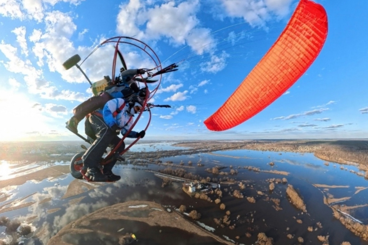 Вид на храм Покрова на Нерли во врнемя разлива с воздуха. Вид на храм Покрова на Нерли во врнемя разлива с воздуха.