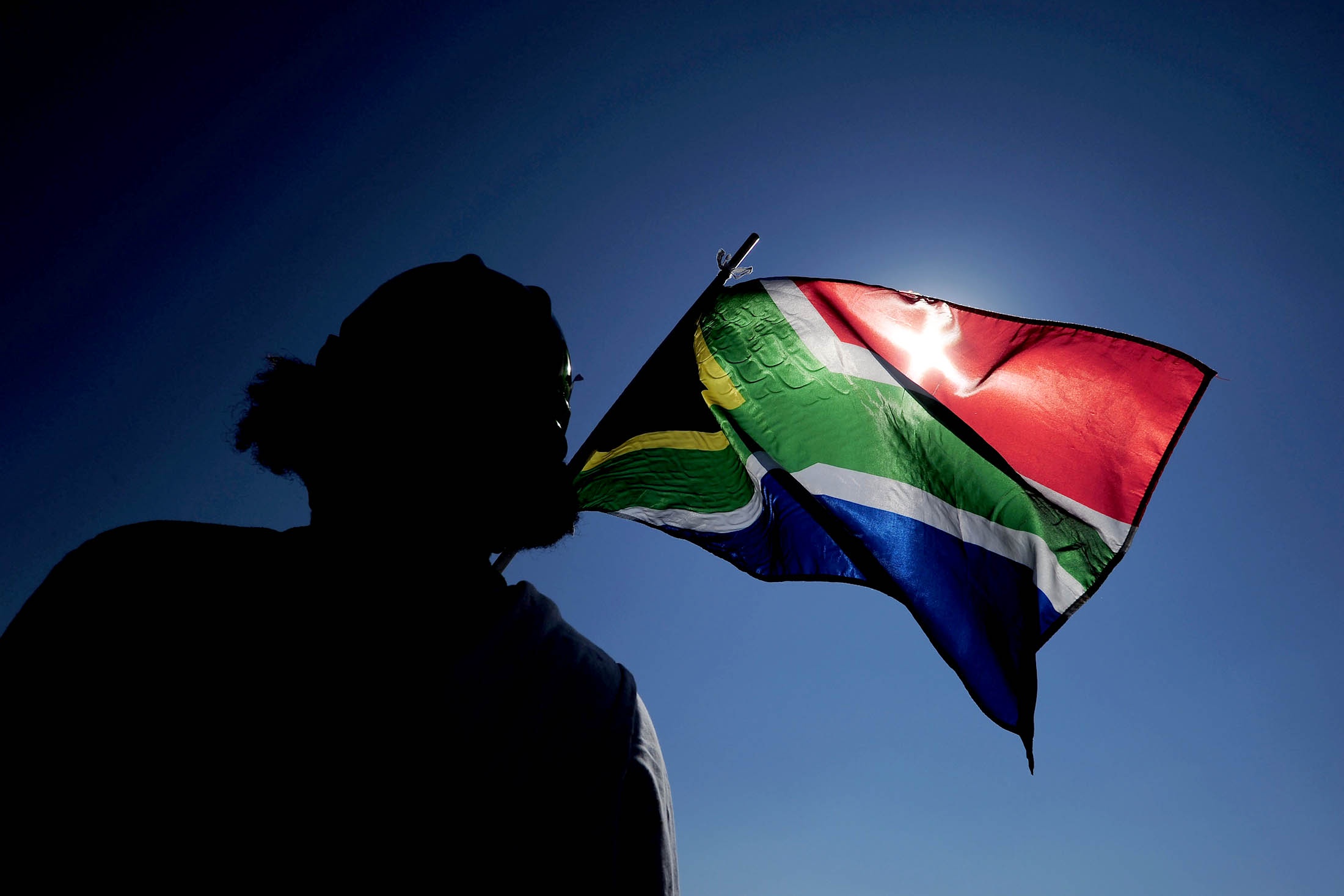 "Поворотный момент": Совет нации Алжира единогласно одобрил закон о признании колонизации Францией преступлением