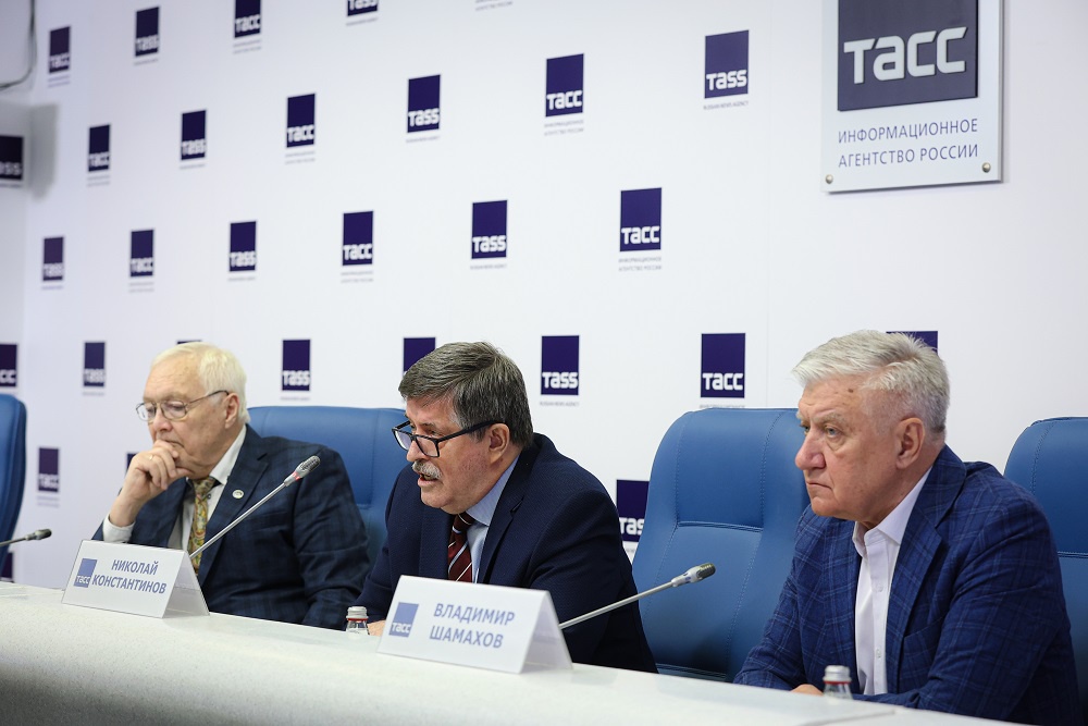 Владимир Шамахов (справа): Мы хотели бы, чтобы на ГлоРис родился некий комитет по спасению мира