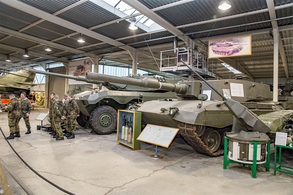 https://cdnstatic.rg.ru/uploads/images/2026/04/13/wehrtechnische_sammlung_der_bundeswehr_27859307719-kopiya_24f.jpg