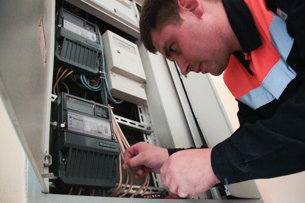 С 2020 года квартирные электросчетчики энергетики меняют за свой счет.