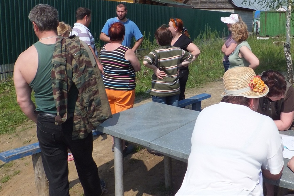 Перерегистрироваться может быть решено на общем собрании собственников.