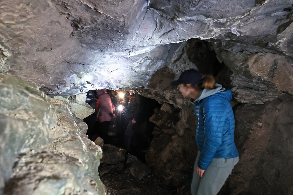 Фанаты Кунгурской пещеры сегодня с грустью разглядывают архивные снимки: с прошлого лета путь туристам туда заказан.