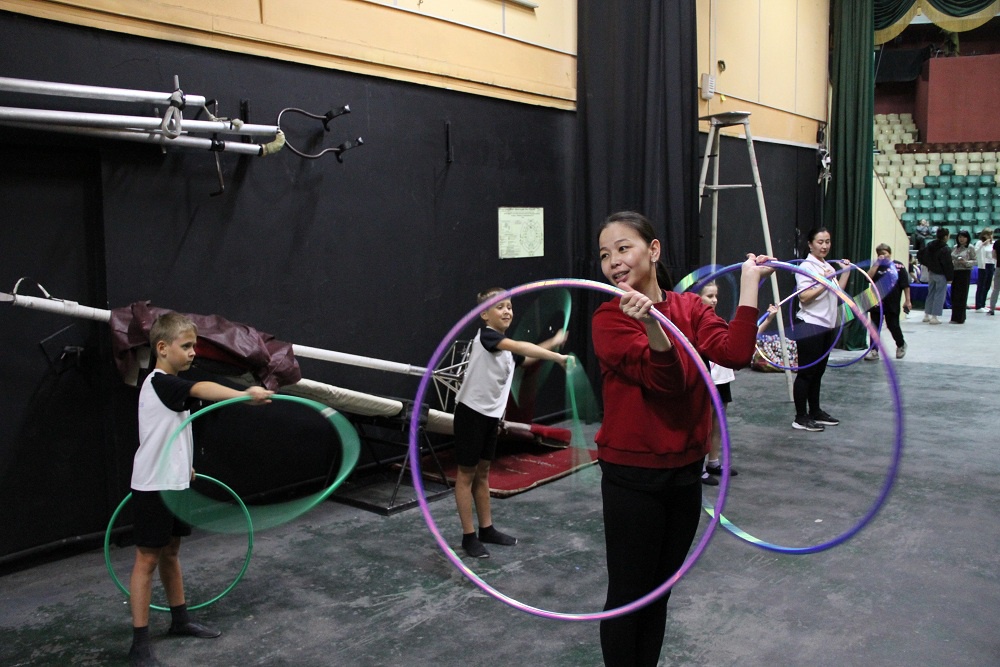 Мастер-классы шли и на арене, и за кулисами. Мастер-классы шли и на арене, и за кулисами.