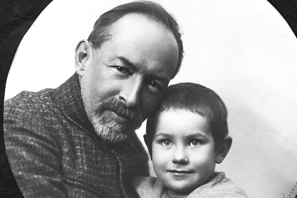 Д.И. Ульянов с сыном Виктором. 1921 г.