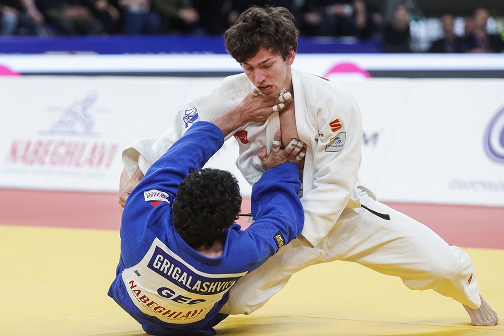 Тимур Арбузов победил грузина Тато Григалашвили в финале третьего крупного турнира кряду.