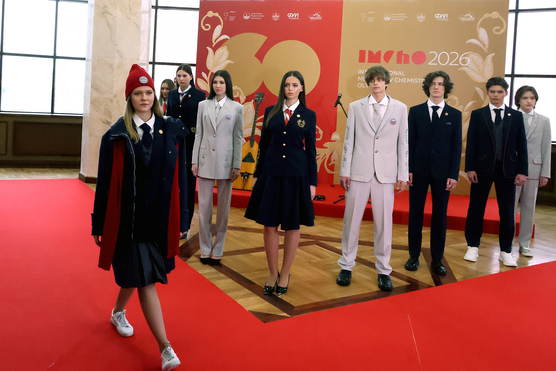 Национальная форма для участников научных олимпиад - один из первых проектов Совета по разработке и продвижению нового российского стиля.