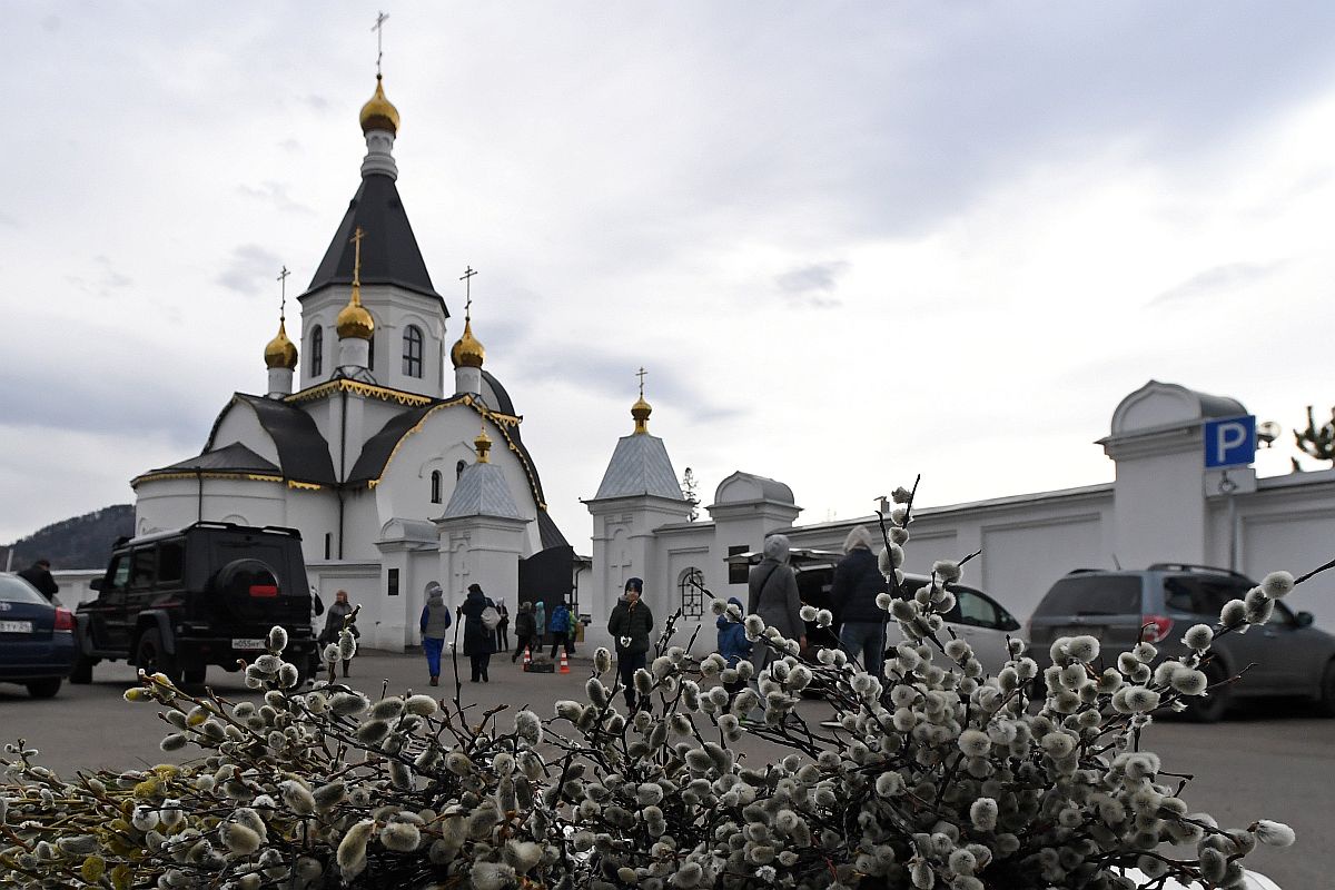 На территории Успенского монастыря, расположенного в Красноярске на берегу Енисея, обнаружили  кости мамонта.