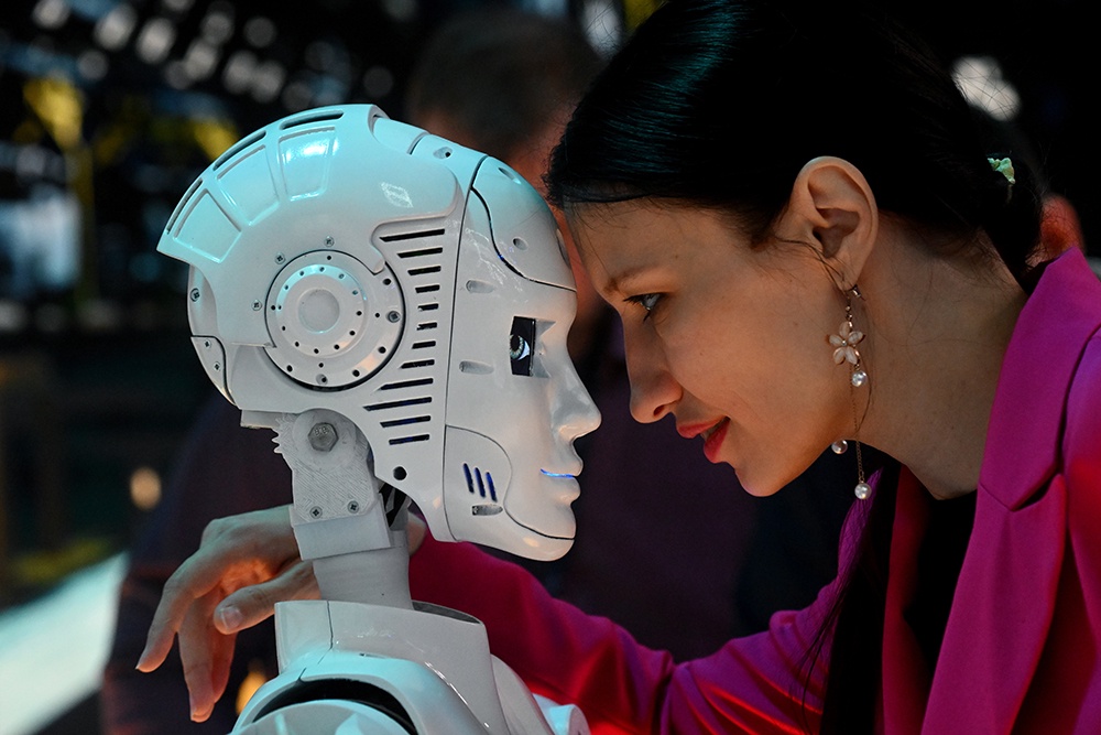 Искусственный интеллект и человеческий сегодня сталкиваются в десятках профессий, и процесс этот будет только масштабироваться.