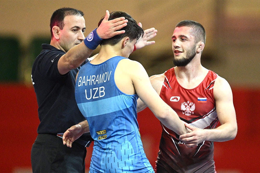 В финале Эмин Сефершаев начал с роли догоняющего, но смог заработать преимущество и удержать его.