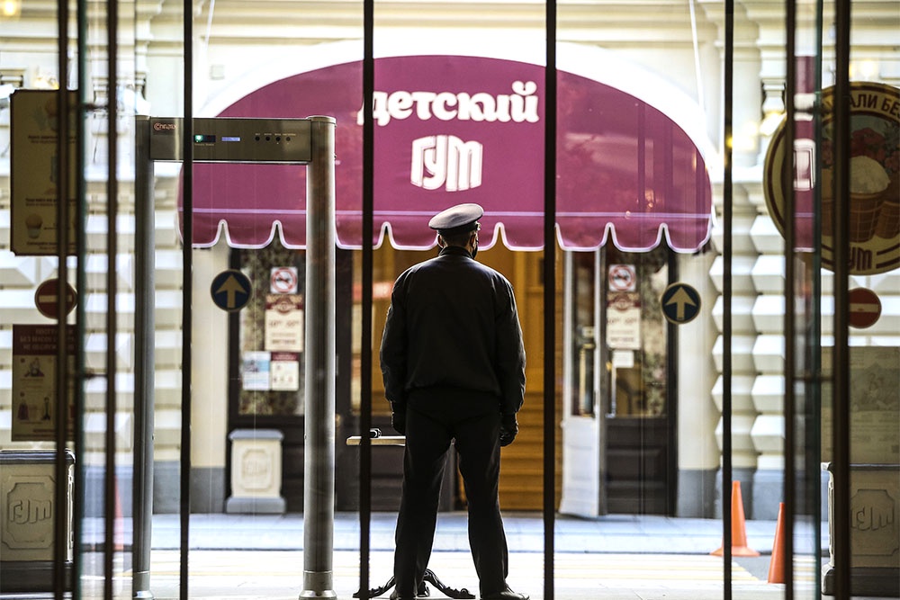 В охранники не возьмут людей с некоторыми проблемами слуха и зрения и с психическими расстройствами.