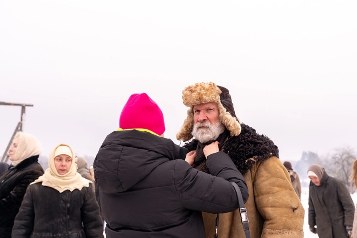 Федор Добронравов в роли Матвея Кузьмина на съемках фильма "Семь верст до рассвета" в Псковской области. Федор Добронравов в роли Матвея Кузьмина на съемках фильма "Семь верст до рассвета" в Псковской области.