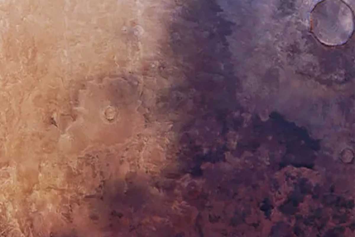 Гигантская тень на Марсе пока остается без объяснений.