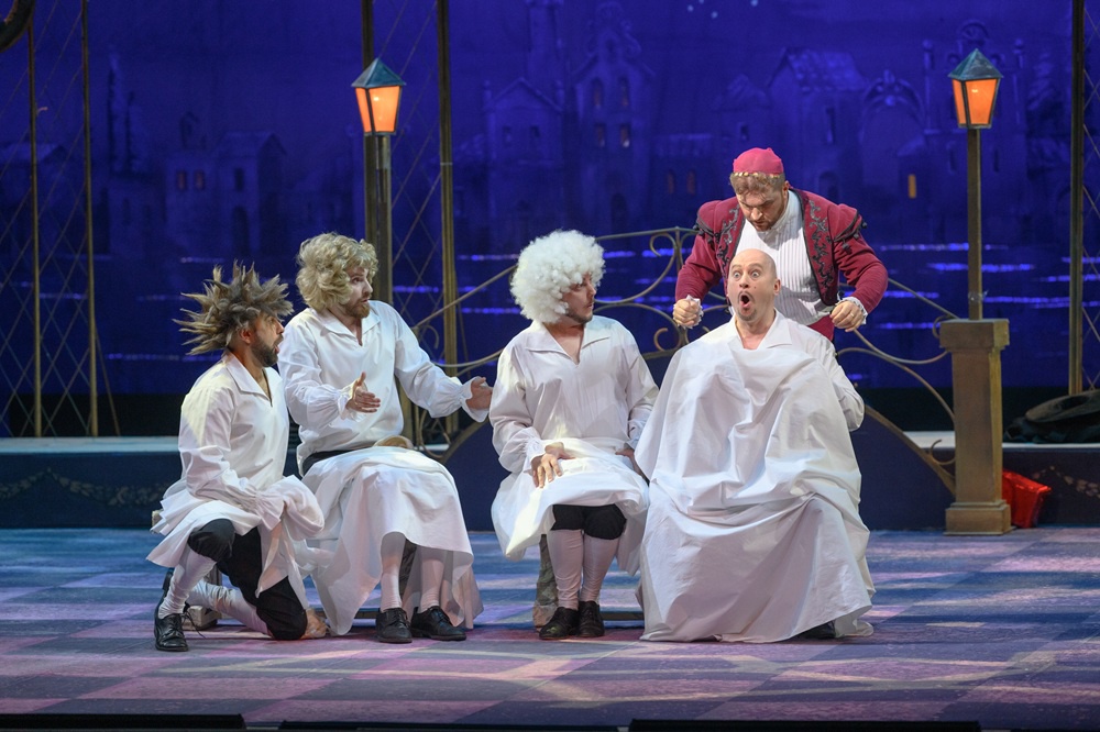 "Севильский цирюльник".