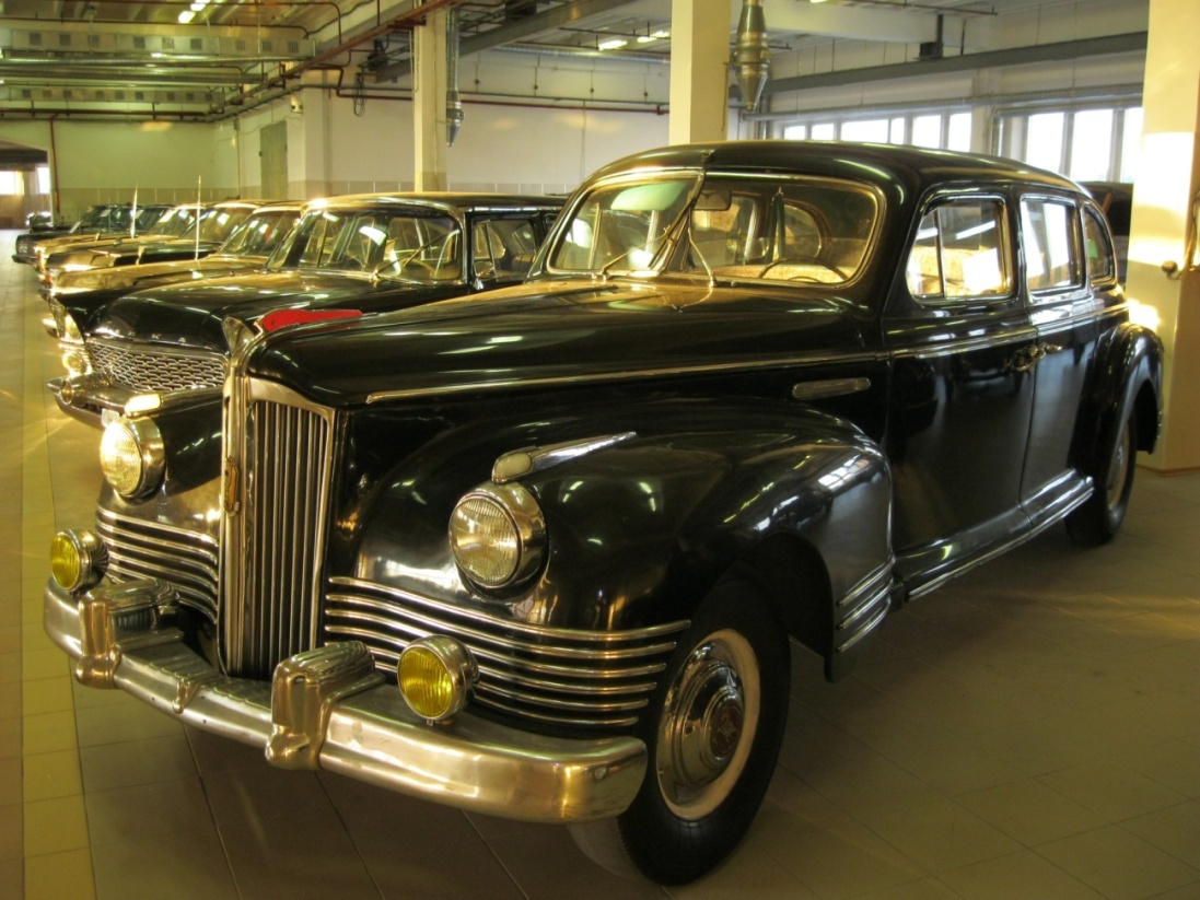 ЗИС-110 - легковой автомобиль высшего (представительского) класса, первый советский послевоенный автомобиль. Его производство началось в 1945 году, он сменил на конвейере ЗИС-101, и закончилось в 1958 году, когда его, в свою очередь, заменил ЗИЛ-111. 26 июня 1956 году завод получил имя И. А. Лихачёва, и автомобиль был переименован в ЗИЛ-110. Всего выпущено 2089 экземпляров всех модификаций. ЗИС-110 - легковой автомобиль высшего (представительского) класса, первый советский послевоенный автомобиль. Его производство началось в 1945 году, он сменил на конвейере ЗИС-101, и закончилось в 1958 году, когда его, в свою очередь, заменил ЗИЛ-111. 26 июня 1956 году завод получил имя И. А. Лихачёва, и автомобиль был переименован в ЗИЛ-110. Всего выпущено 2089 экземпляров всех модификаций.