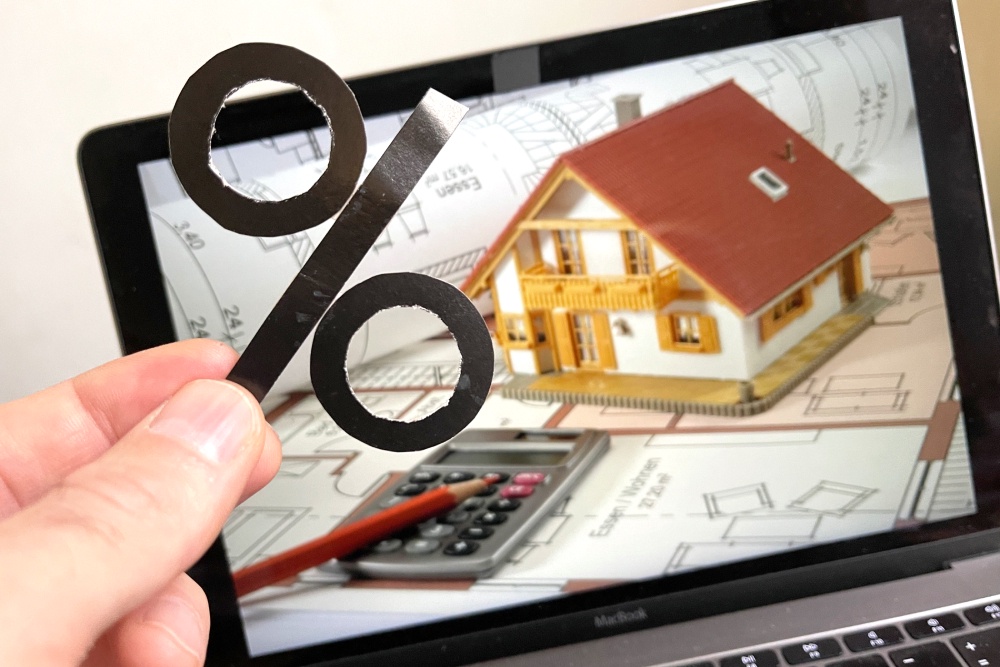 Декларирование необходимо при продаже недвижимости, транспортных средств и иного имущества при владении им менее 3 или 5 лет.