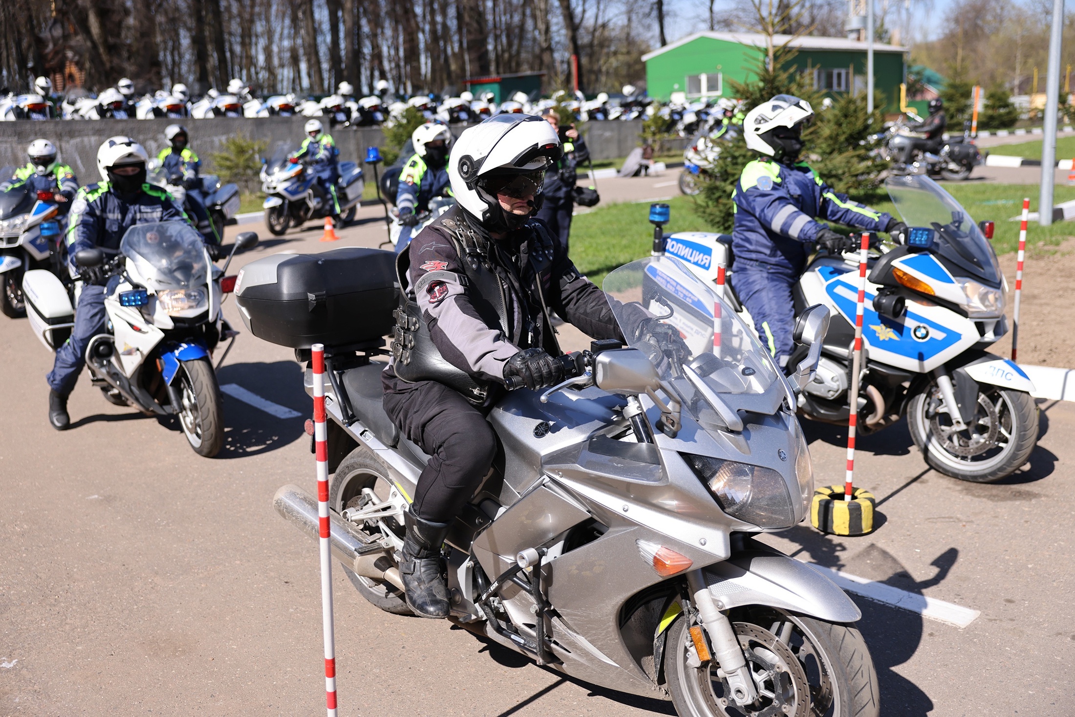 Совместное открытие мотосезона с участием байкеров и сотрудников
ГИБДД стало традицией.