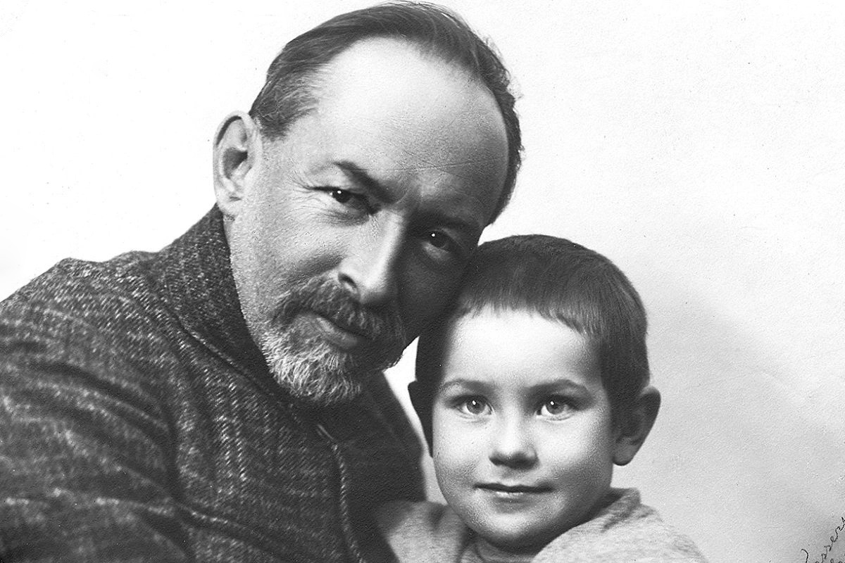 Д.И. Ульянов с сыном Виктором. 1921 г.